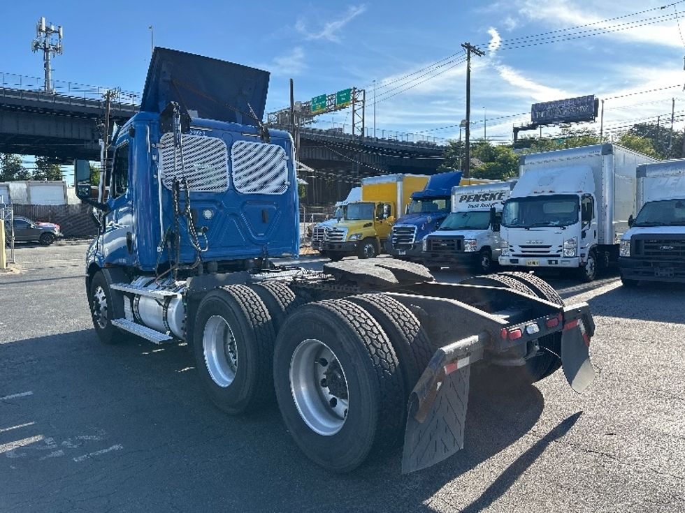 Day Cab Tractor-Heavy Duty Tractors-Freightliner-2020-T11664ST-North Bergen-NJ-113,278\n\t\tmiles-$ 58,500 - Image 5