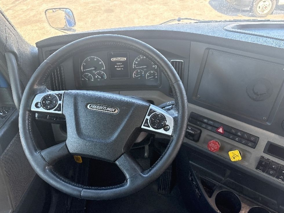 Day Cab Tractor-Heavy Duty Tractors-Freightliner-2020-T11664ST-North Bergen-NJ-190,907\n\t\tmiles-$ 58,500 - Image 11
