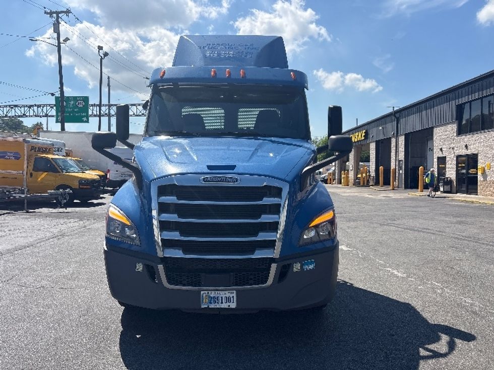 Day Cab Tractor-Heavy Duty Tractors-Freightliner-2020-T11664ST-North Bergen-NJ-190,907\n\t\tmiles-$ 58,500 - Image 2