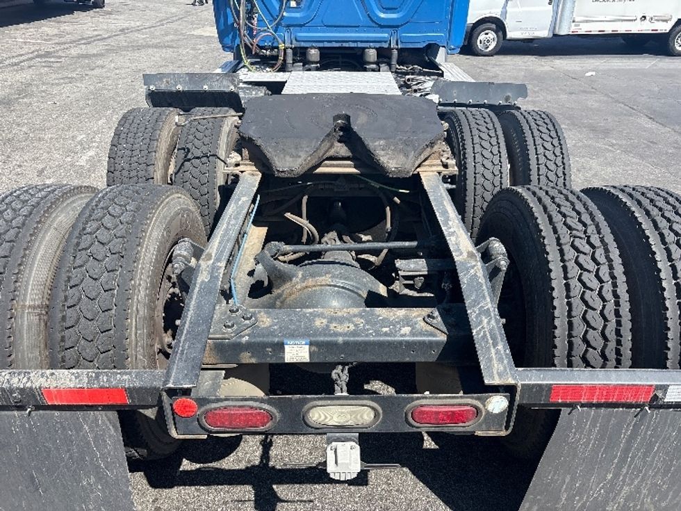 Day Cab Tractor-Heavy Duty Tractors-Freightliner-2020-T11664ST-North Bergen-NJ-190,907\n\t\tmiles-$ 58,500 - Image 6