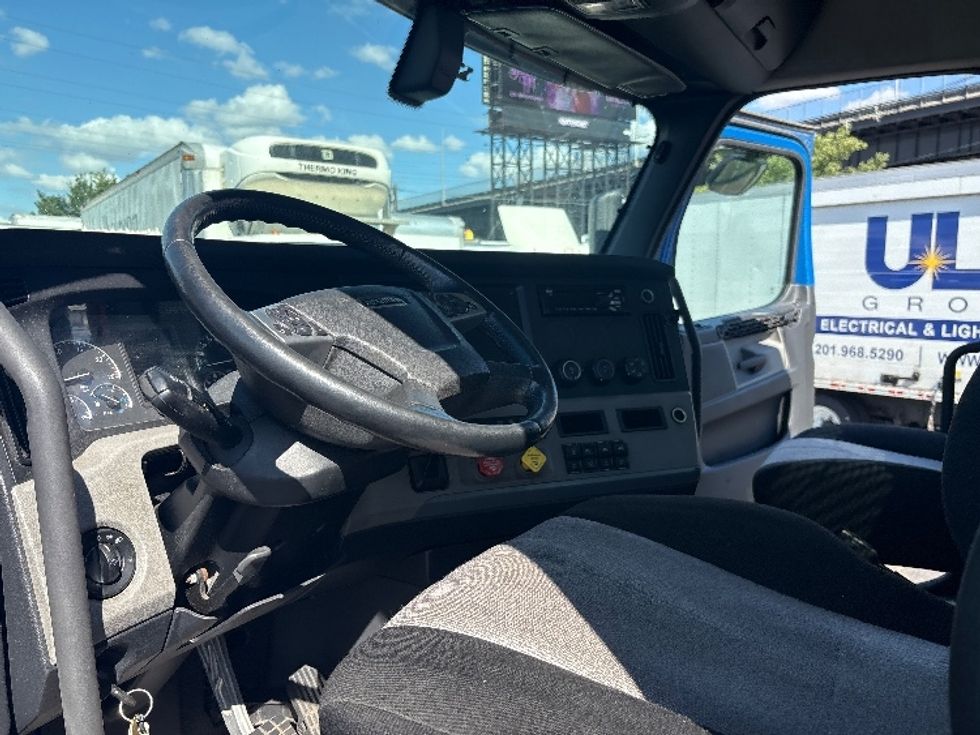 Day Cab Tractor-Heavy Duty Tractors-Freightliner-2020-T11664ST-North Bergen-NJ-263,091\n\t\tmiles-$ 54,750 - Image 10