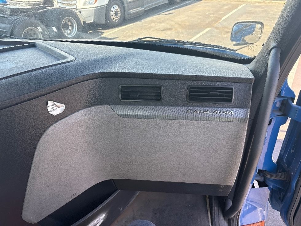 Day Cab Tractor-Heavy Duty Tractors-Freightliner-2020-T11664ST-North Bergen-NJ-263,091\n\t\tmiles-$ 54,750 - Image 13