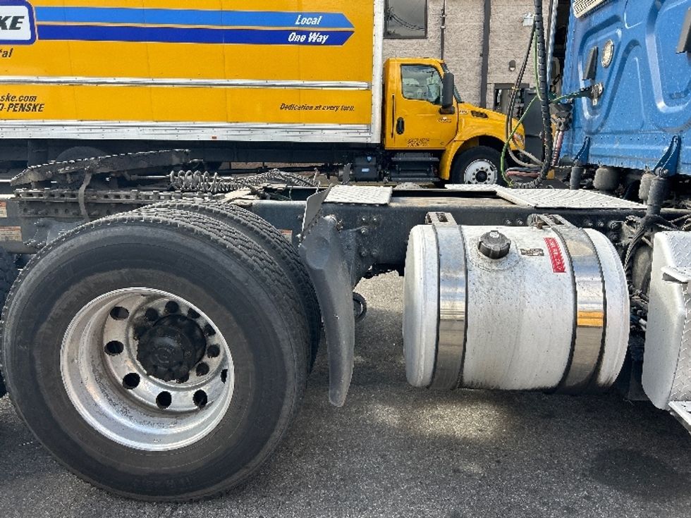 Day Cab Tractor-Heavy Duty Tractors-Freightliner-2020-T11664ST-North Bergen-NJ-264,980\n\t\tmiles-$ 50,750 - Image 17