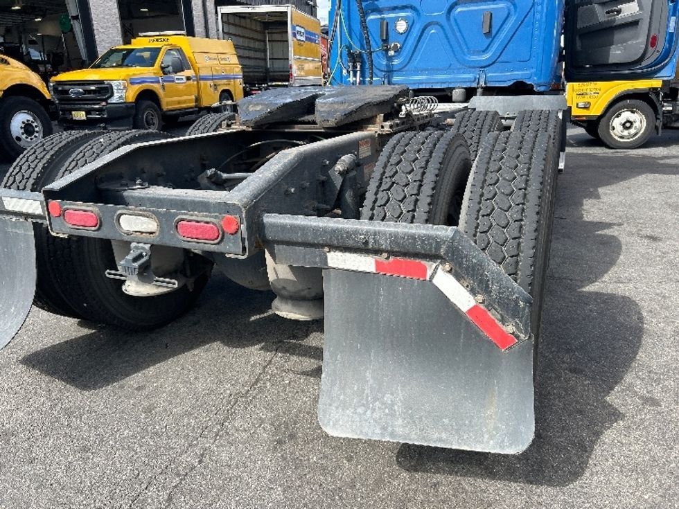 Day Cab Tractor-Heavy Duty Tractors-Freightliner-2020-T11664ST-North Bergen-NJ-264,980\n\t\tmiles-$ 50,750 - Image 18