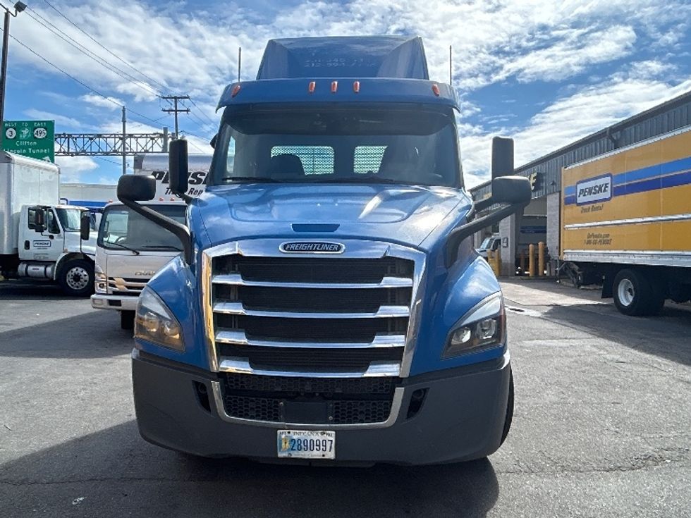 Day Cab Tractor-Heavy Duty Tractors-Freightliner-2020-T11664ST-North Bergen-NJ-264,980\n\t\tmiles-$ 50,750 - Image 2