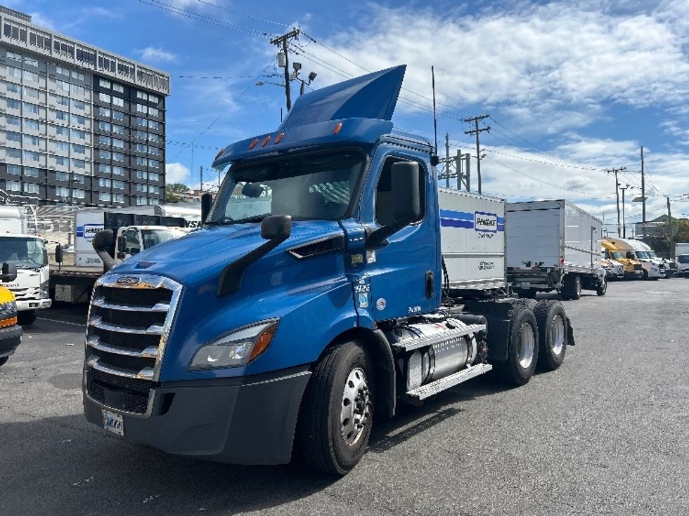 Day Cab Tractor-Heavy Duty Tractors-Freightliner-2020-T11664ST-North Bergen-NJ-264,980\n\t\tmiles-$ 50,750 - Image 3