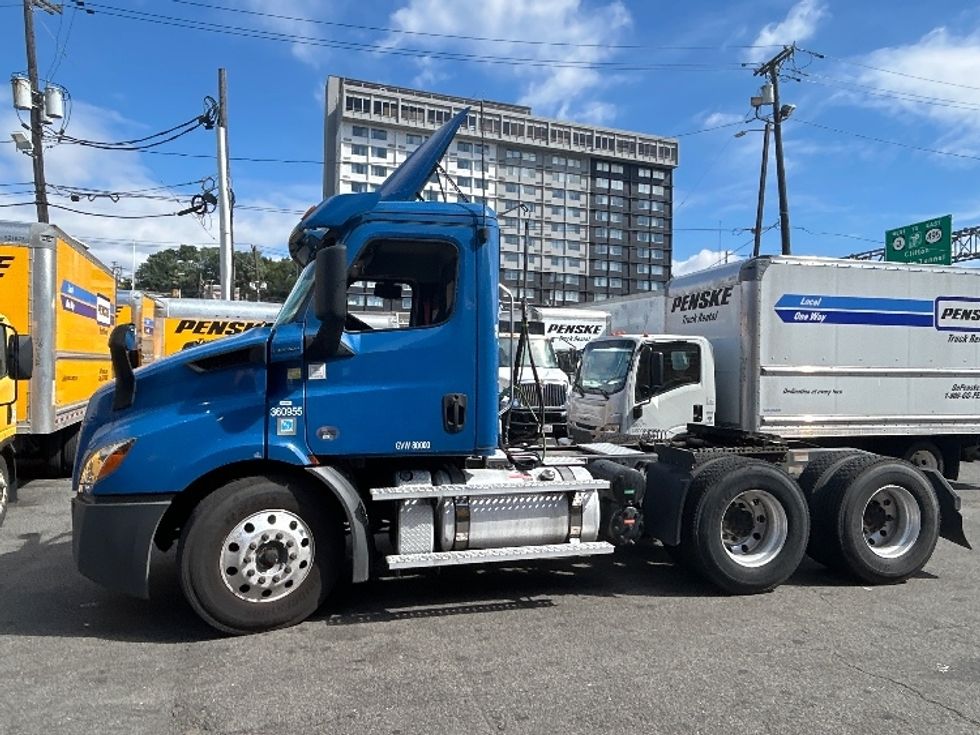Day Cab Tractor-Heavy Duty Tractors-Freightliner-2020-T11664ST-North Bergen-NJ-264,980\n\t\tmiles-$ 50,750 - Image 4