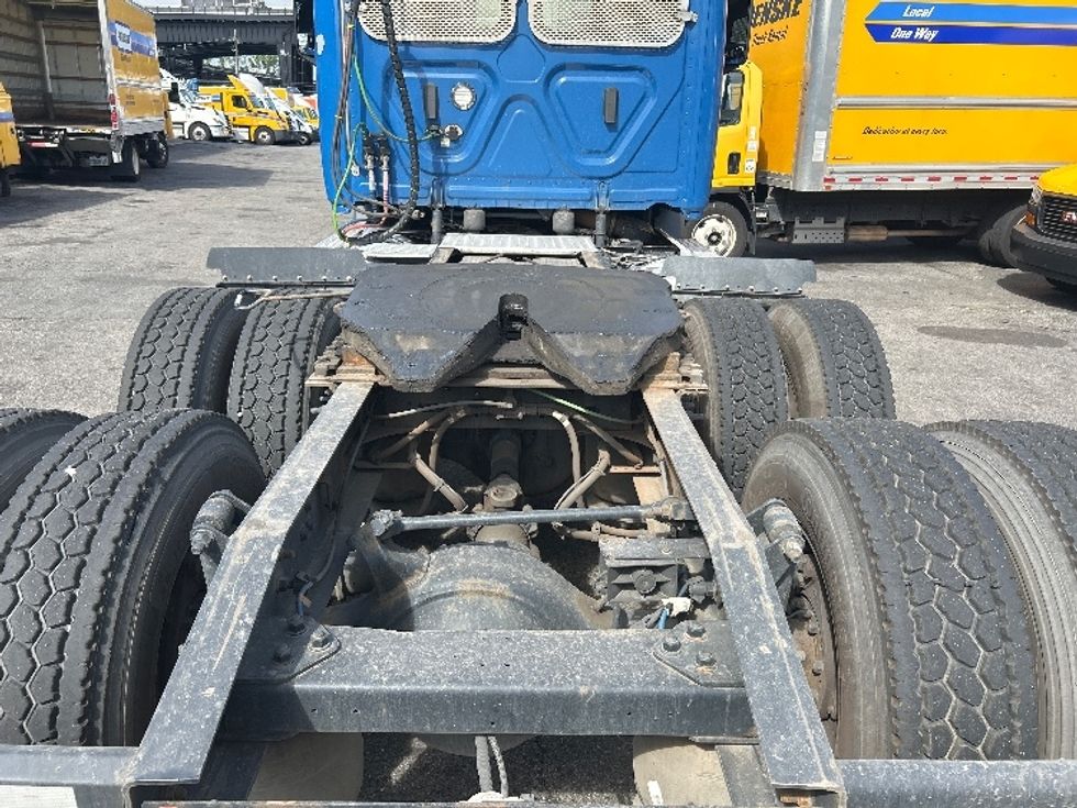 Day Cab Tractor-Heavy Duty Tractors-Freightliner-2020-T11664ST-North Bergen-NJ-264,980\n\t\tmiles-$ 50,750 - Image 6