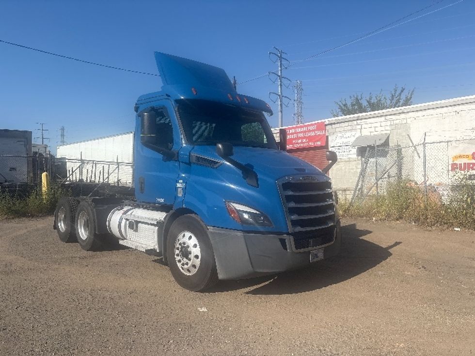 Day Cab Tractor-Heavy Duty Tractors-Freightliner-2020-T11664ST-North Bergen-NJ-291,238\n\t\tmiles-$ 49,000 - Image 1