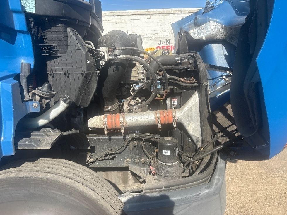 Day Cab Tractor-Heavy Duty Tractors-Freightliner-2020-T11664ST-North Bergen-NJ-291,238\n\t\tmiles-$ 49,000 - Image 15