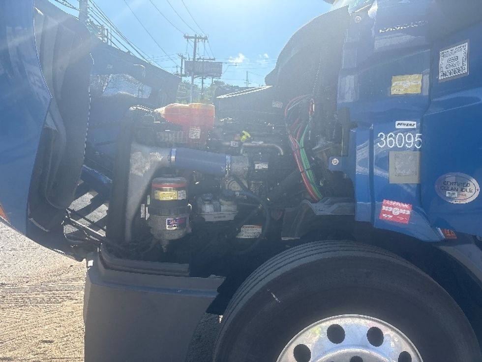 Day Cab Tractor-Heavy Duty Tractors-Freightliner-2020-T11664ST-North Bergen-NJ-291,238\n\t\tmiles-$ 49,000 - Image 16