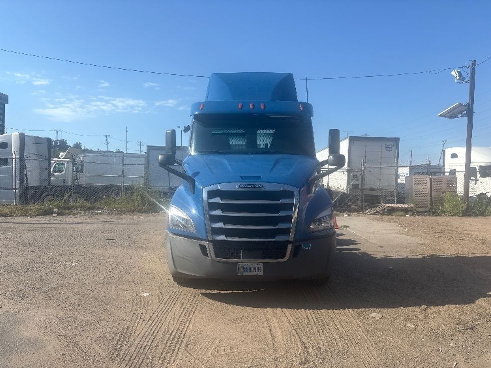 Day Cab Tractor-Heavy Duty Tractors-Freightliner-2020-T11664ST-North Bergen-NJ-291,238\n\t\tmiles-$ 49,000 - Image 2