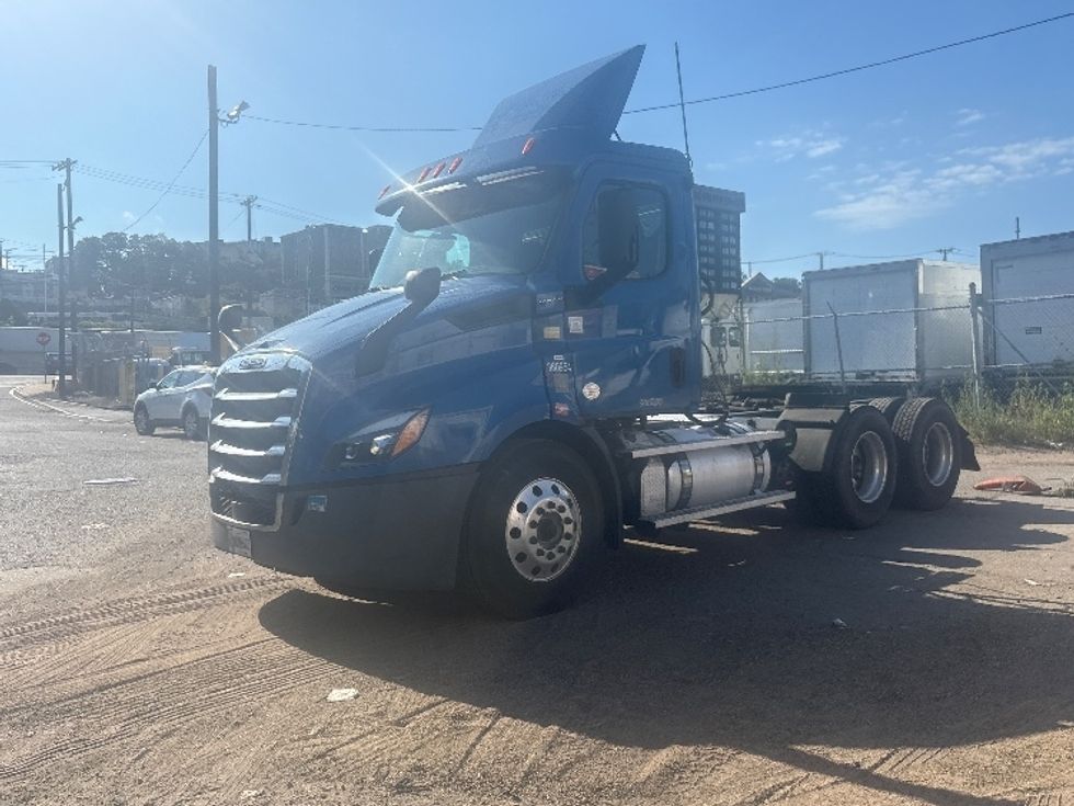 Day Cab Tractor-Heavy Duty Tractors-Freightliner-2020-T11664ST-North Bergen-NJ-291,238\n\t\tmiles-$ 49,000 - Image 3