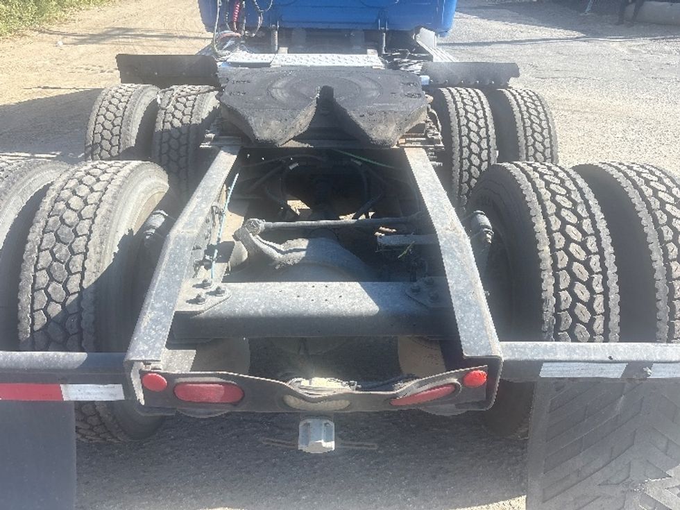 Day Cab Tractor-Heavy Duty Tractors-Freightliner-2020-T11664ST-North Bergen-NJ-291,238\n\t\tmiles-$ 49,000 - Image 6