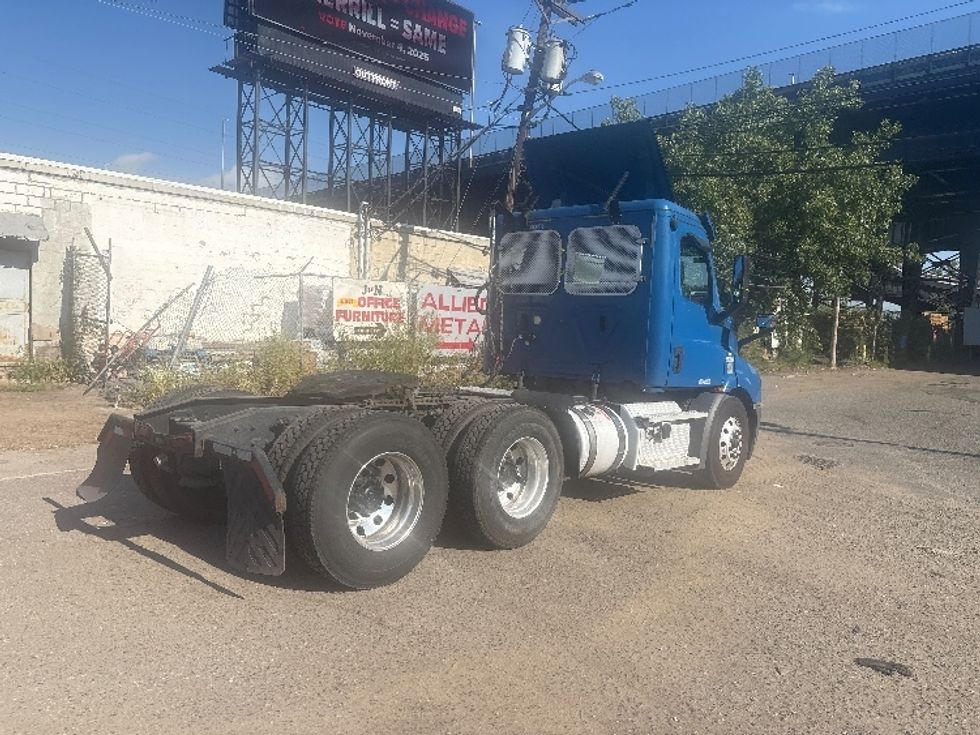 Day Cab Tractor-Heavy Duty Tractors-Freightliner-2020-T11664ST-North Bergen-NJ-291,238\n\t\tmiles-$ 49,000 - Image 7
