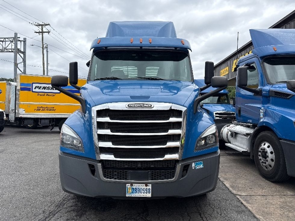 Day Cab Tractor-Heavy Duty Tractors-Freightliner-2020-T11664ST-North Bergen-NJ-292,101\n\t\tmiles-$ 49,000 - Image 2