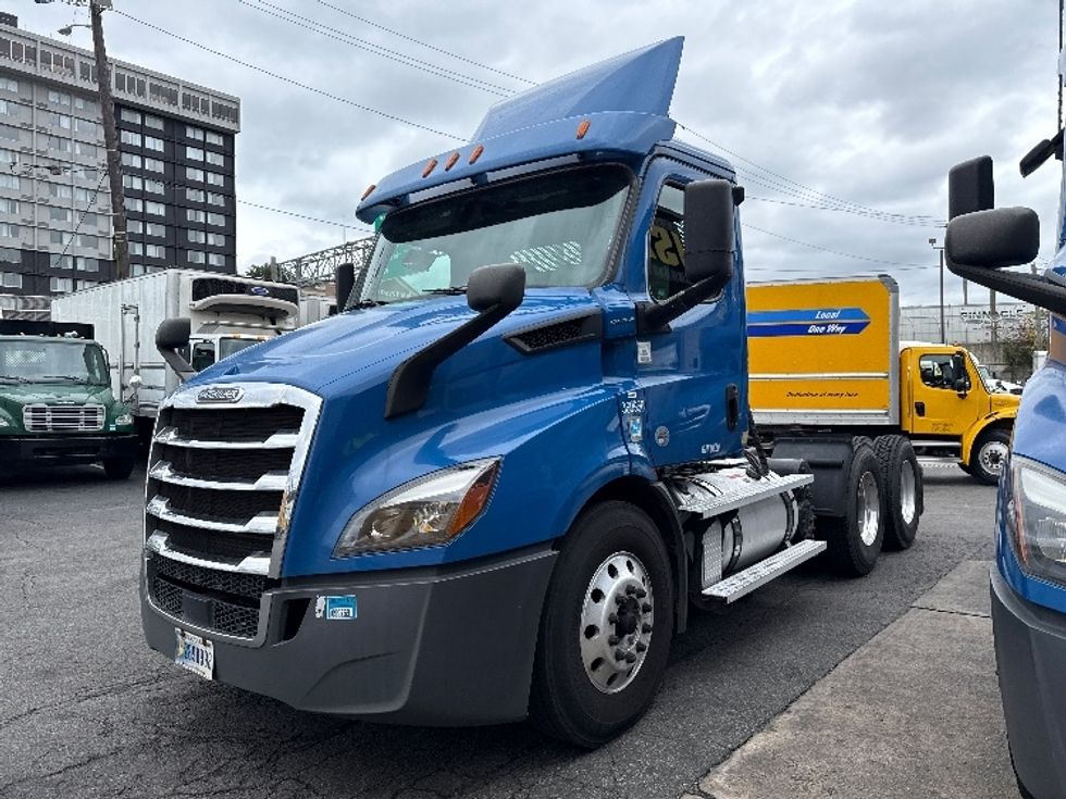 Day Cab Tractor-Heavy Duty Tractors-Freightliner-2020-T11664ST-North Bergen-NJ-292,101\n\t\tmiles-$ 49,000 - Image 3