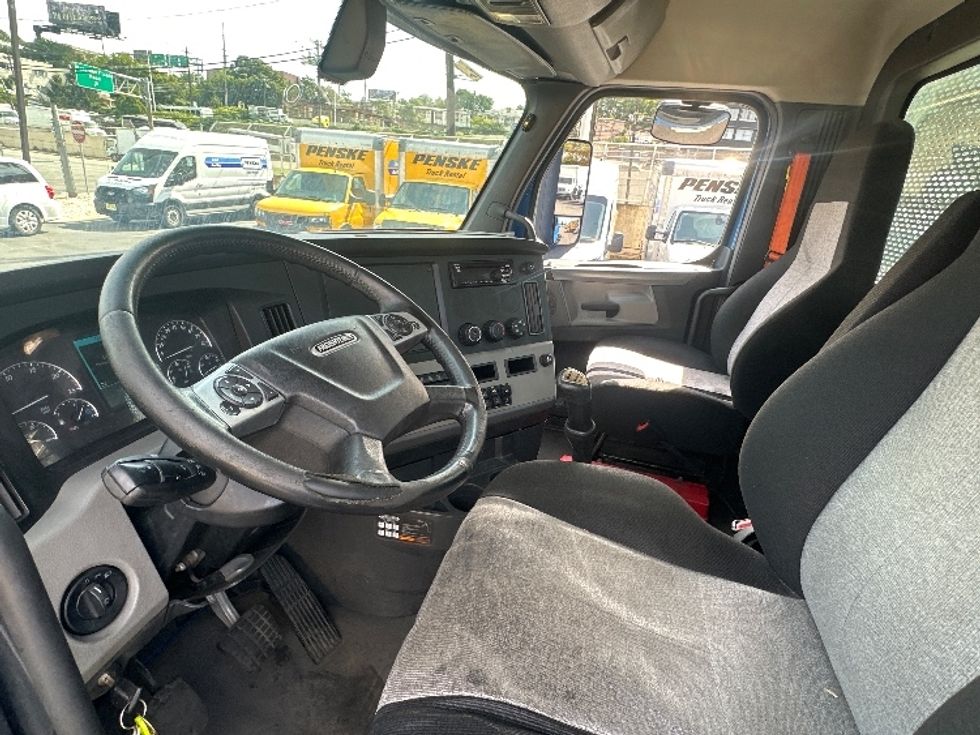 Day Cab Tractor-Heavy Duty Tractors-Freightliner-2020-T11664ST-North Bergen-NJ-295,936\n\t\tmiles-$ 48,750 - Image 10