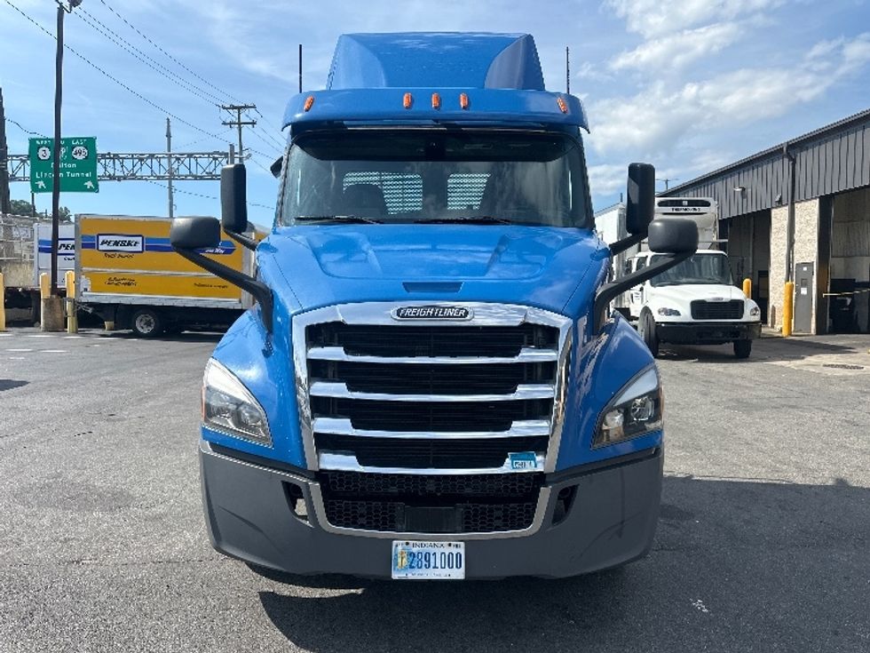 Day Cab Tractor-Heavy Duty Tractors-Freightliner-2020-T11664ST-North Bergen-NJ-295,936\n\t\tmiles-$ 48,750 - Image 2