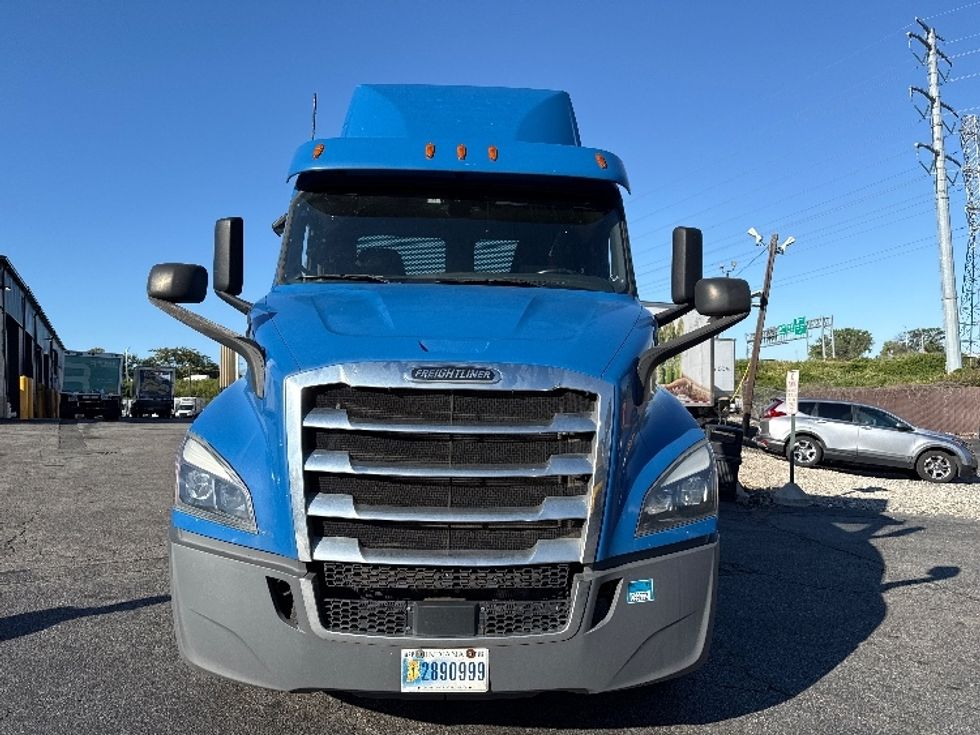 Day Cab Tractor-Heavy Duty Tractors-Freightliner-2020-T11664ST-North Bergen-NJ-300,000\n\t\tmiles-$ 48,500 - Image 2