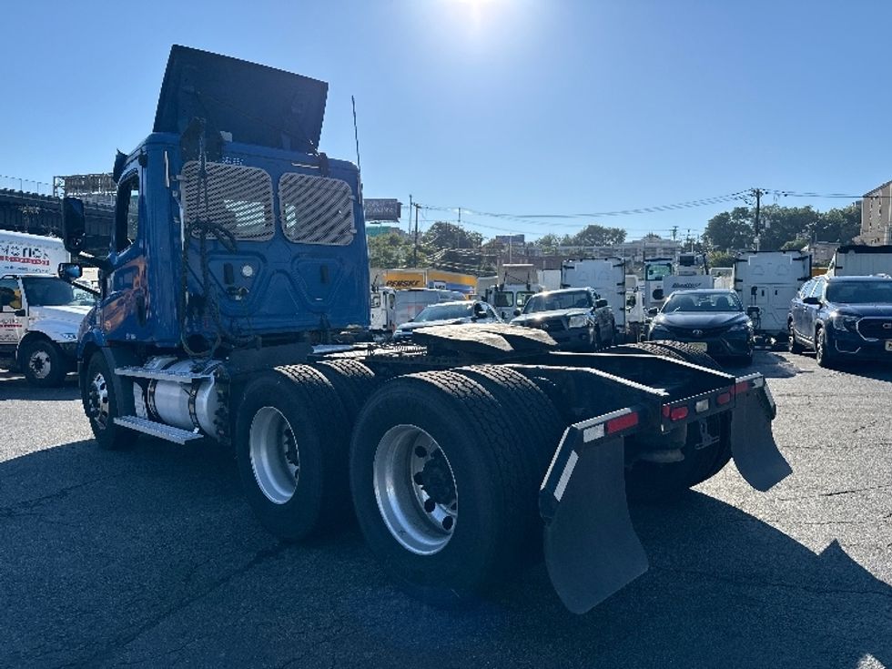 Day Cab Tractor-Heavy Duty Tractors-Freightliner-2020-T11664ST-North Bergen-NJ-300,000\n\t\tmiles-$ 48,500 - Image 5