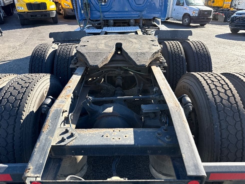 Day Cab Tractor-Heavy Duty Tractors-Freightliner-2020-T11664ST-North Bergen-NJ-300,000\n\t\tmiles-$ 48,500 - Image 6