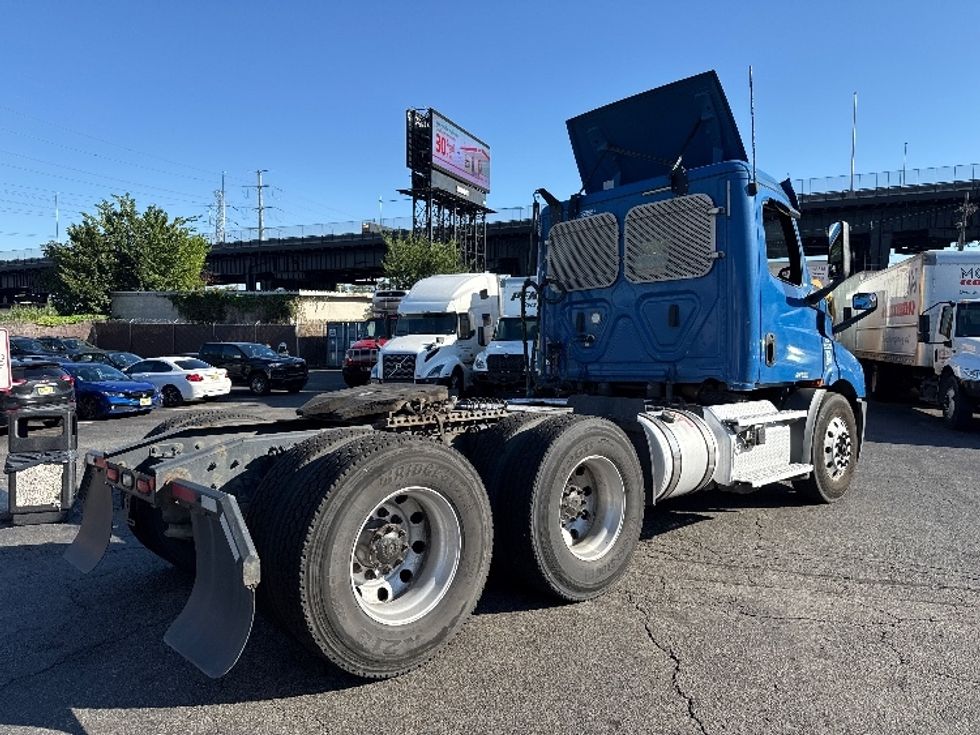 Day Cab Tractor-Heavy Duty Tractors-Freightliner-2020-T11664ST-North Bergen-NJ-300,000\n\t\tmiles-$ 48,500 - Image 7