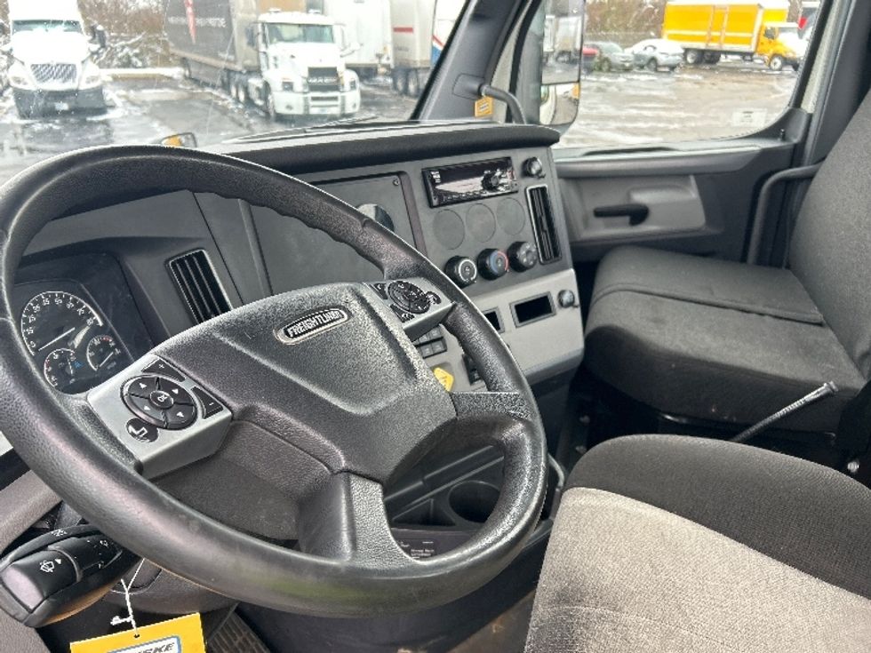 Day Cab Tractor-Heavy Duty Tractors-Freightliner-2020-T11664ST-Obetz-OH-401,795\n\t\tmiles-$ 47,000 - Image 10