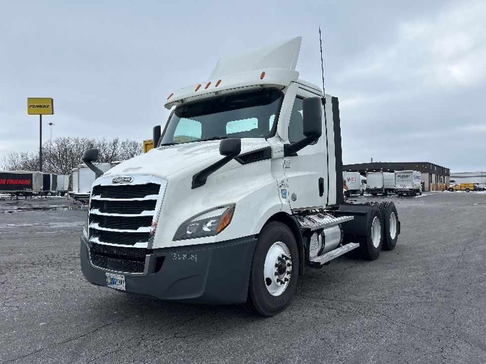Day Cab Tractor-Heavy Duty Tractors-Freightliner-2020-T11664ST-Obetz-OH-401,795\n\t\tmiles-$ 47,000 - Image 3
