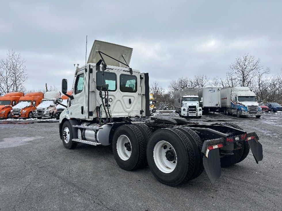 Day Cab Tractor-Heavy Duty Tractors-Freightliner-2020-T11664ST-Obetz-OH-401,795\n\t\tmiles-$ 47,000 - Image 5