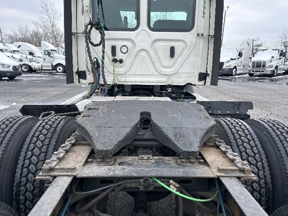 Day Cab Tractor-Heavy Duty Tractors-Freightliner-2020-T11664ST-Obetz-OH-401,795\n\t\tmiles-$ 47,000 - Image 6