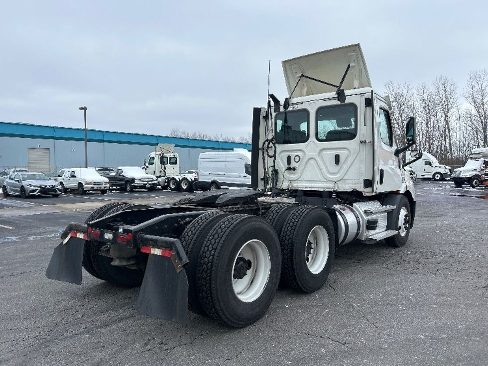 Day Cab Tractor-Heavy Duty Tractors-Freightliner-2020-T11664ST-Obetz-OH-401,795\n\t\tmiles-$ 47,000 - Image 7