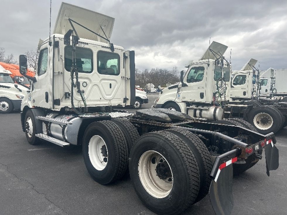 Day Cab Tractor-Heavy Duty Tractors-Freightliner-2020-T11664ST-Obetz-OH-483,000\n\t\tmiles-$ 40,500 - Image 5