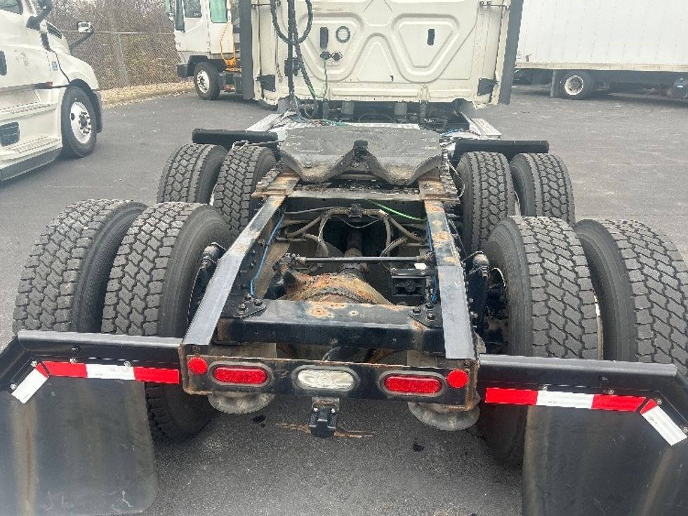 Day Cab Tractor-Heavy Duty Tractors-Freightliner-2020-T11664ST-Obetz-OH-483,000\n\t\tmiles-$ 40,500 - Image 6