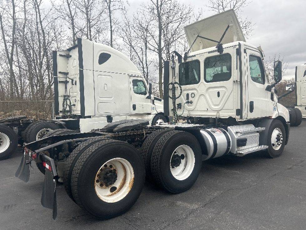 Day Cab Tractor-Heavy Duty Tractors-Freightliner-2020-T11664ST-Obetz-OH-483,000\n\t\tmiles-$ 40,500 - Image 7