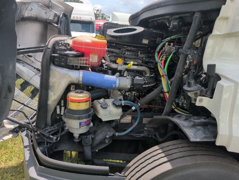 Day Cab Tractor-Heavy Duty Tractors-Freightliner-2020-T11664ST-Ocala-FL-397,427\n\t\tmiles-$ 51,750 - Image 16