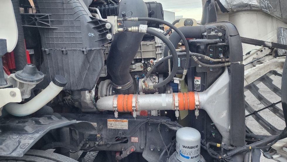 Day Cab Tractor-Heavy Duty Tractors-Freightliner-2020-T11664ST-Ocala-FL-459,775\n\t\tmiles-$ 47,500 - Image 15