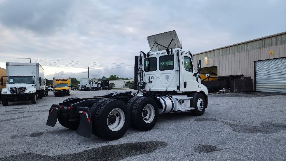 Day Cab Tractor-Heavy Duty Tractors-Freightliner-2020-T11664ST-Ocala-FL-459,775\n\t\tmiles-$ 47,500 - Image 7