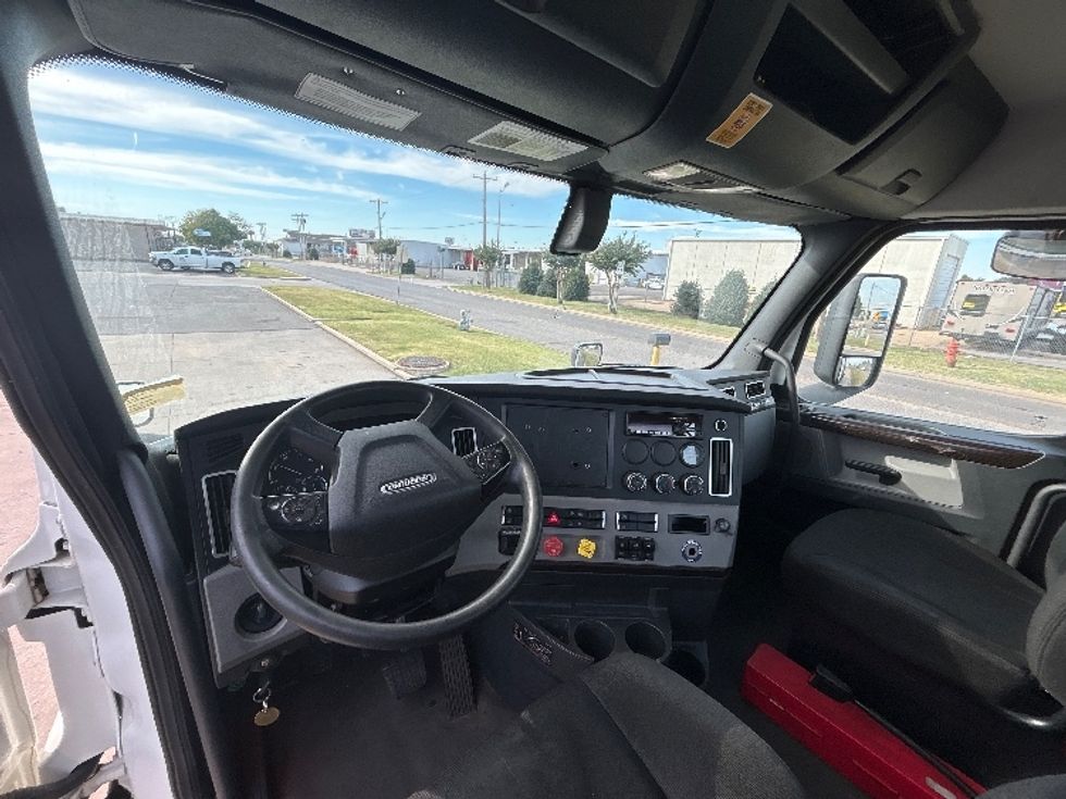 Day Cab Tractor-Heavy Duty Tractors-Freightliner-2020-T11664ST-Oklahoma City-OK-433,981\n\t\tmiles-$ 50,500 - Image 11