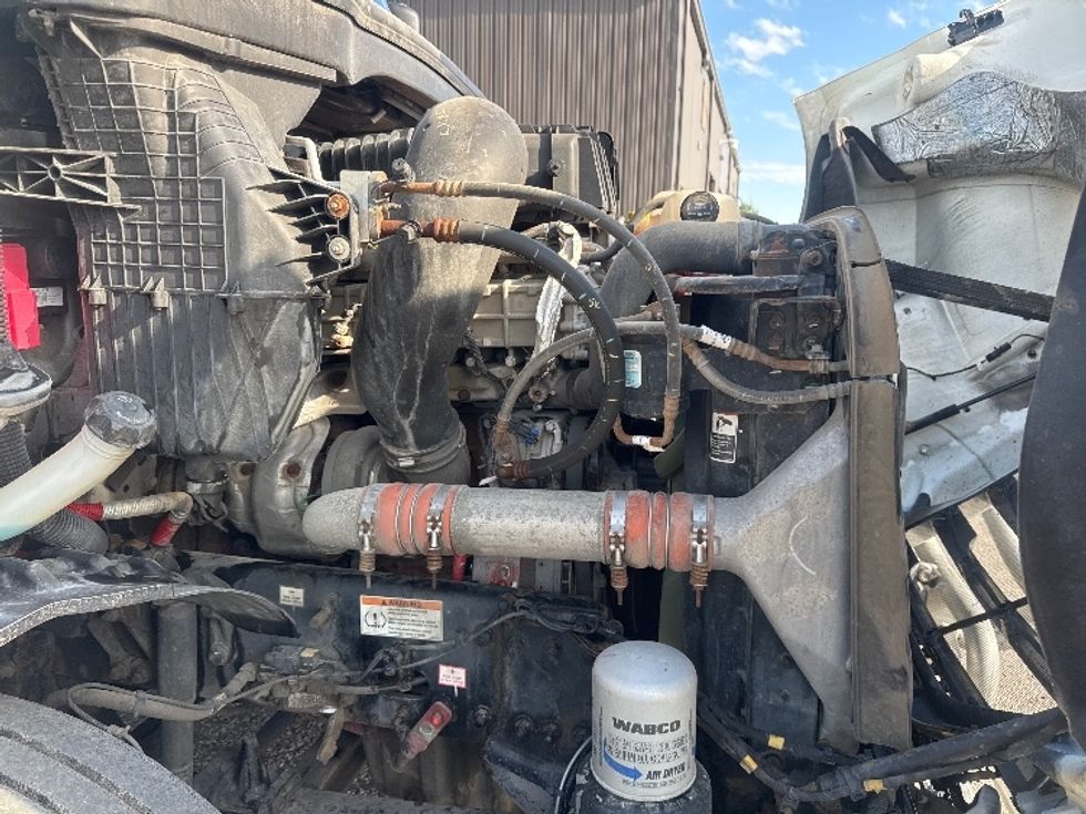 Day Cab Tractor-Heavy Duty Tractors-Freightliner-2020-T11664ST-Omaha-NE-396,208\n\t\tmiles-$ 55,500 - Image 15