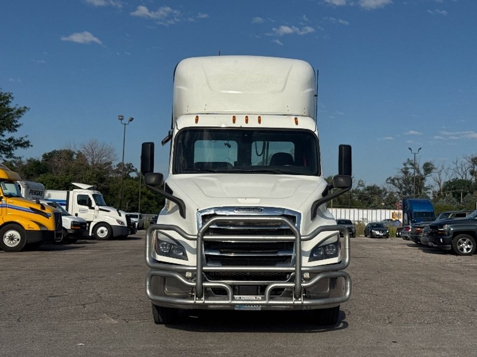 Day Cab Tractor-Heavy Duty Tractors-Freightliner-2020-T11664ST-Omaha-NE-396,208\n\t\tmiles-$ 55,500 - Image 2
