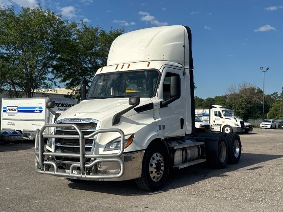 Day Cab Tractor-Heavy Duty Tractors-Freightliner-2020-T11664ST-Omaha-NE-396,208\n\t\tmiles-$ 55,500 - Image 3
