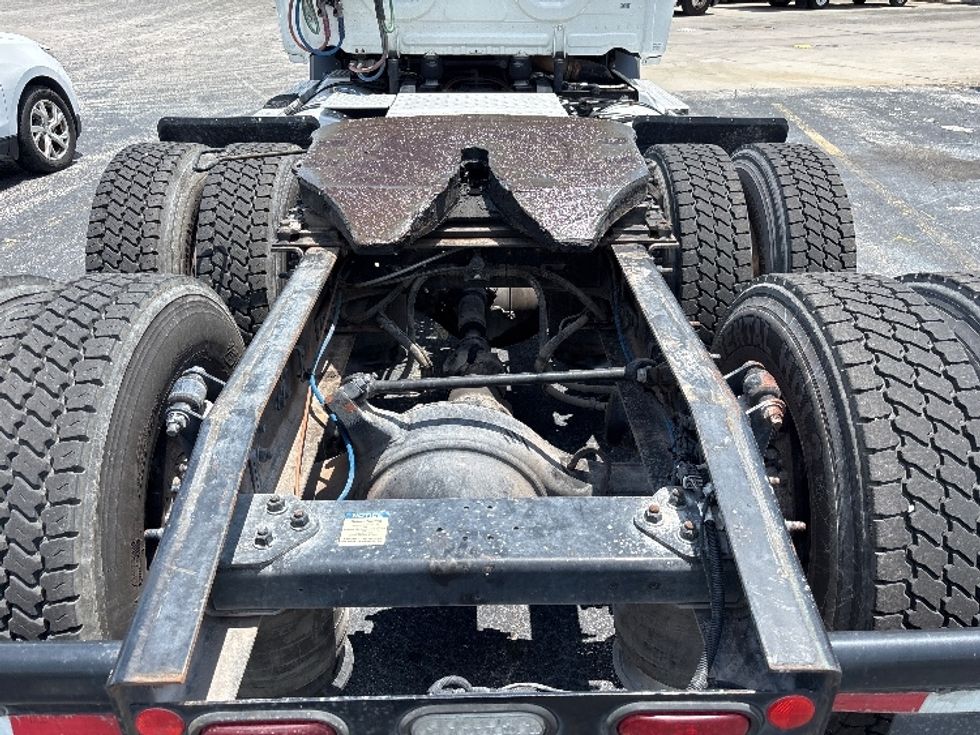 Day Cab Tractor-Heavy Duty Tractors-Freightliner-2020-T11664ST-Orlando-FL-415,328\n\t\tmiles-$ 49,000 - Image 6