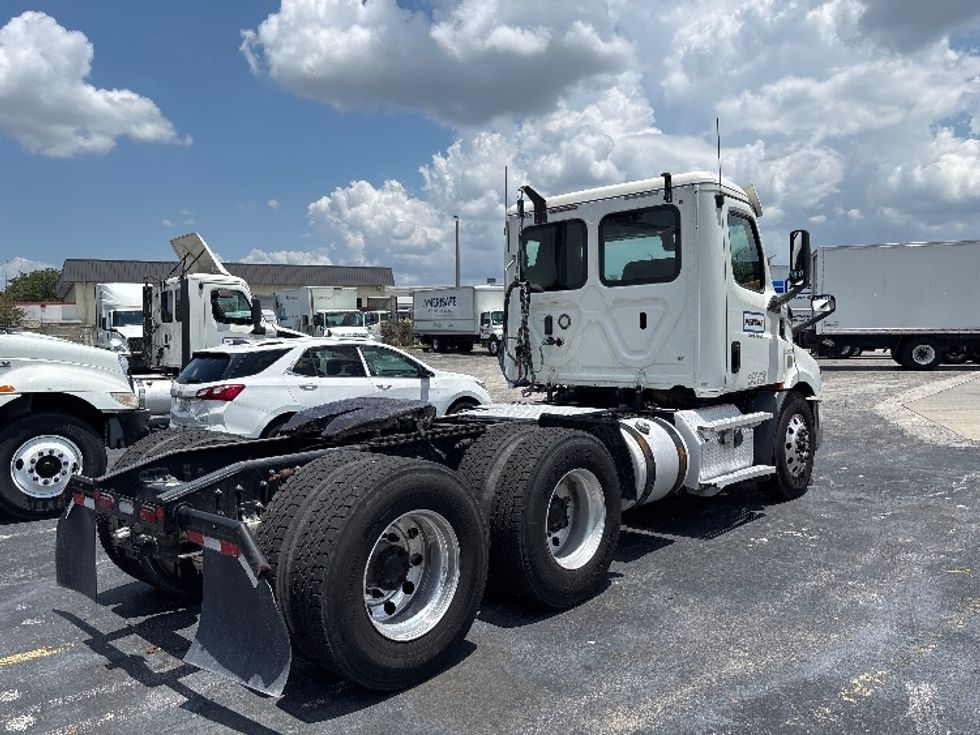 Day Cab Tractor-Heavy Duty Tractors-Freightliner-2020-T11664ST-Orlando-FL-415,328\n\t\tmiles-$ 49,000 - Image 7