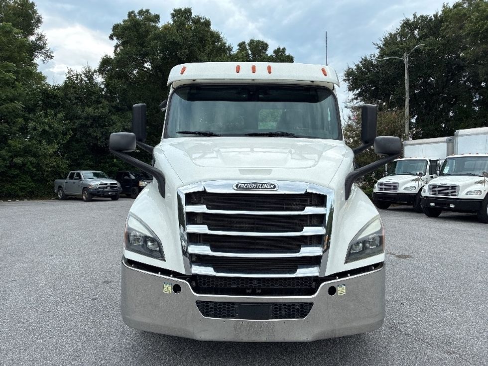 Day Cab Tractor-Heavy Duty Tractors-Freightliner-2020-T11664ST-Pensacola-FL-322,699\n\t\tmiles-$ 58,000 - Image 2