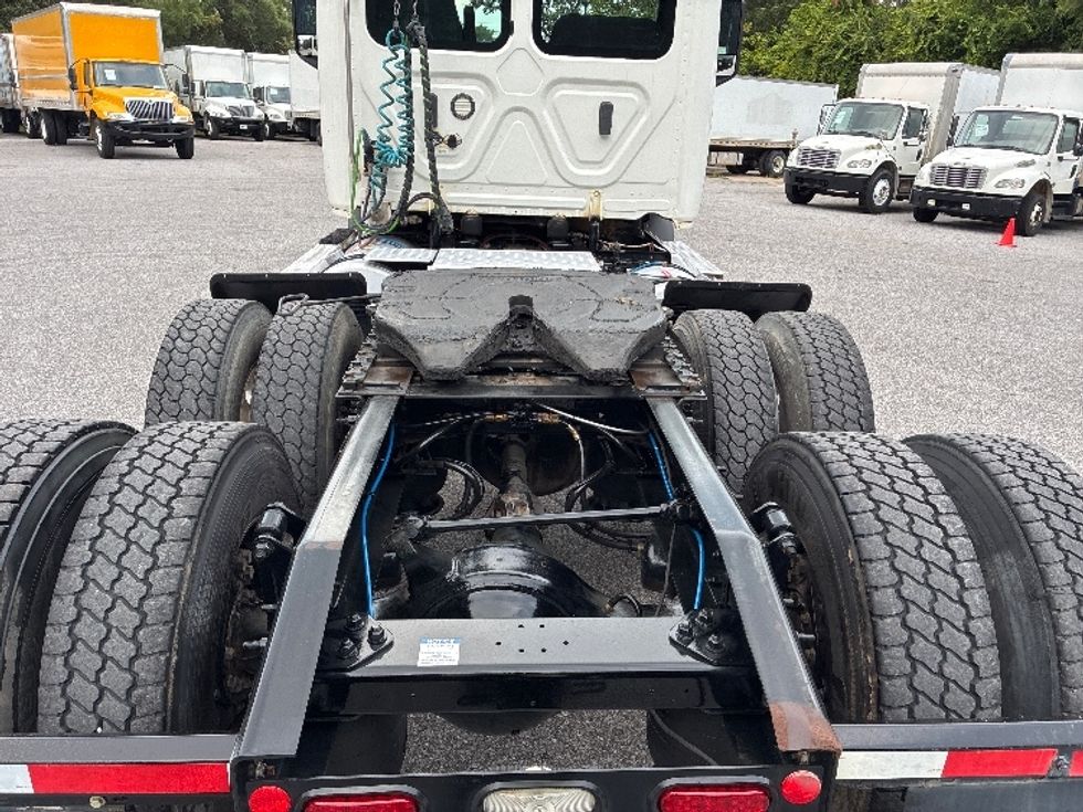 Day Cab Tractor-Heavy Duty Tractors-Freightliner-2020-T11664ST-Pensacola-FL-322,699\n\t\tmiles-$ 58,000 - Image 6