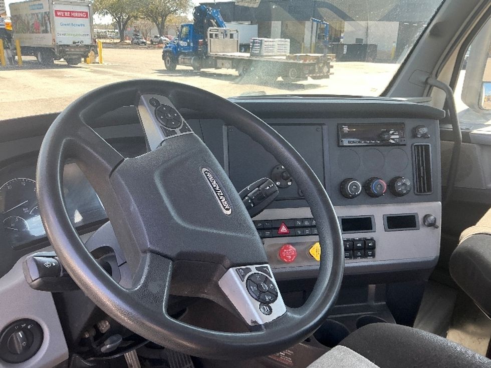 Day Cab Tractor-Heavy Duty Tractors-Freightliner-2020-T11664ST-Pensacola-FL-397,026\n\t\tmiles-$ 48,500 - Image 11