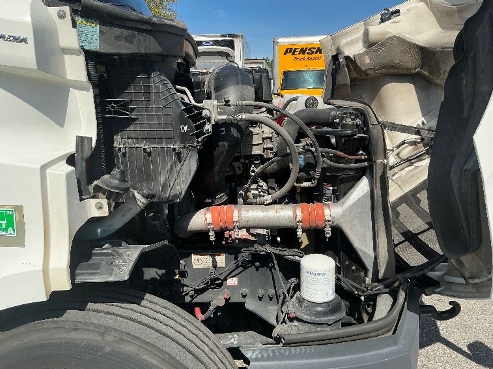 Day Cab Tractor-Heavy Duty Tractors-Freightliner-2020-T11664ST-Pensacola-FL-397,026\n\t\tmiles-$ 48,500 - Image 15