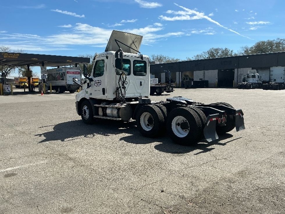 Day Cab Tractor-Heavy Duty Tractors-Freightliner-2020-T11664ST-Pensacola-FL-397,026\n\t\tmiles-$ 48,500 - Image 5