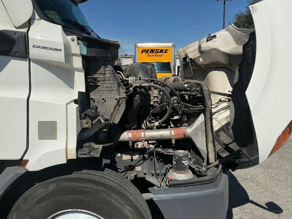 Day Cab Tractor-Heavy Duty Tractors-Freightliner-2020-T11664ST-Pensacola-FL-437,491\n\t\tmiles-$ 46,250 - Image 15